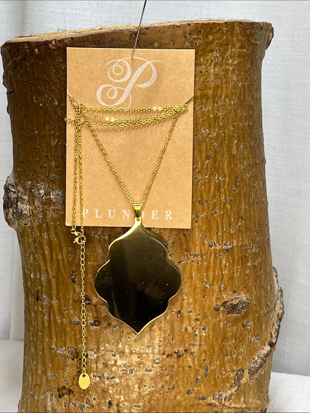 Plunder Gold Tone Moroccan Quatrefoil Statement Pendant Necklace 18” Chain NEW